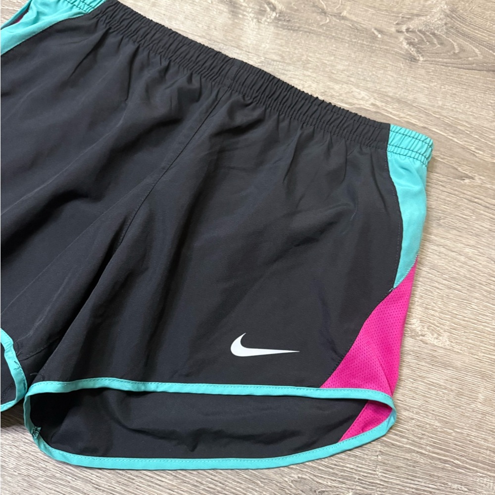 •NIKE• RUNNING SHORTS - Picture 2 of 6